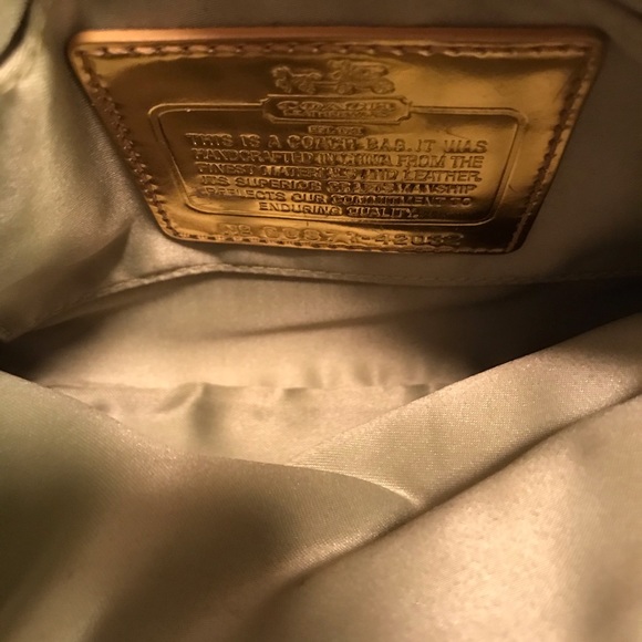 Coach Amanda Wristlet Chartreuse #42032 - Picture 4 of 5